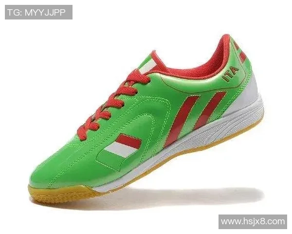 足球明星与国旗元素结合的独特鞋子设计图片展示