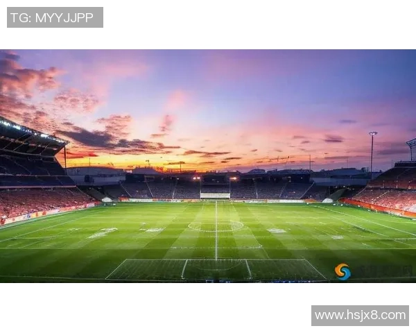 足球明星浪漫爱情壁纸精选展现激情与梦想的完美结合 足球明星浪漫爱情壁纸精选展现激情与梦想的完美结合