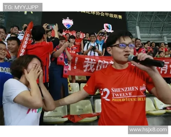 安检姐姐与足球明星的奇妙邂逅在机场展开的浪漫故事